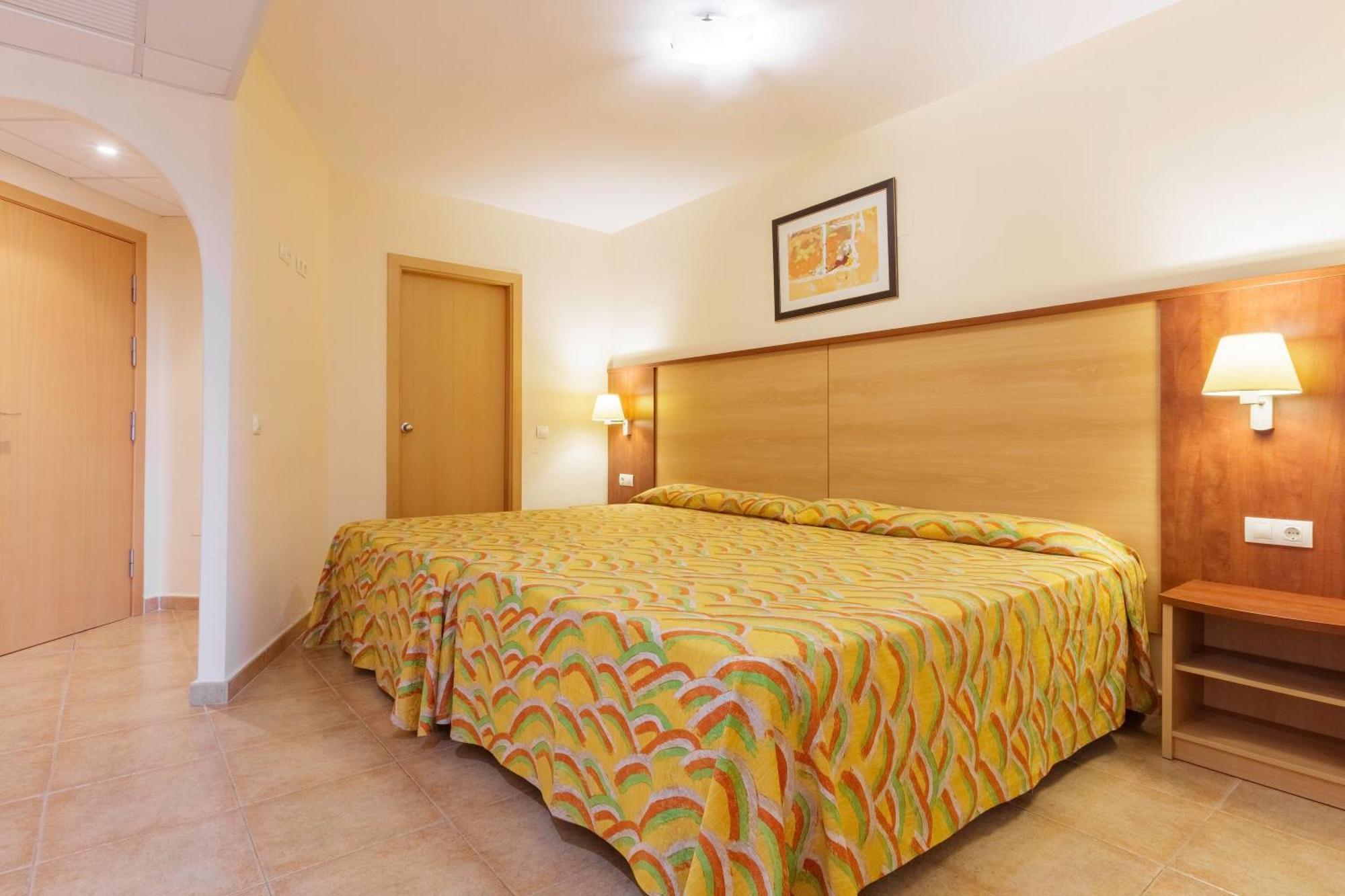 Apartamentos Best Alcazar La Herradura  Eksteriør billede