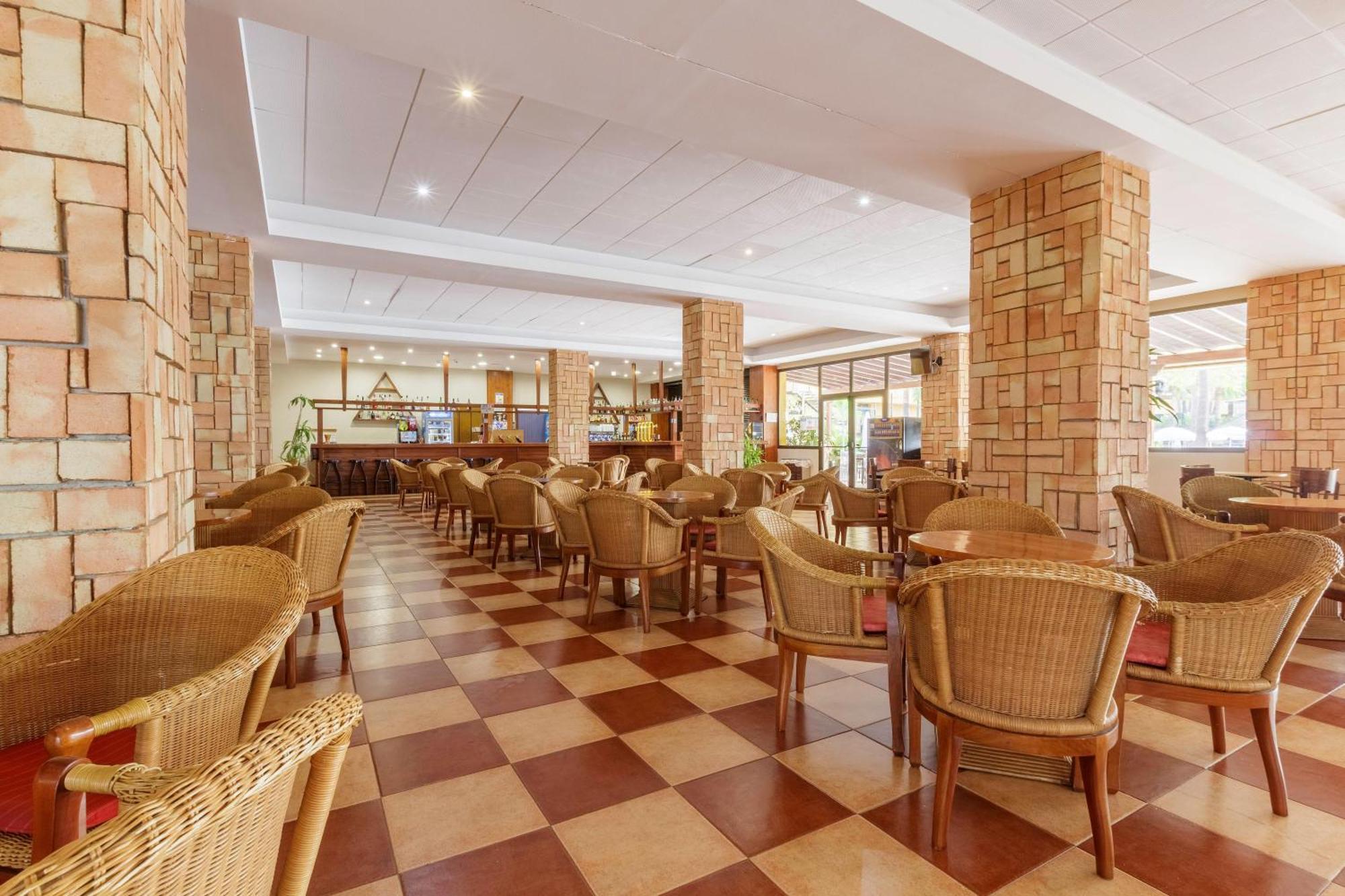 Apartamentos Best Alcazar La Herradura  Eksteriør billede
