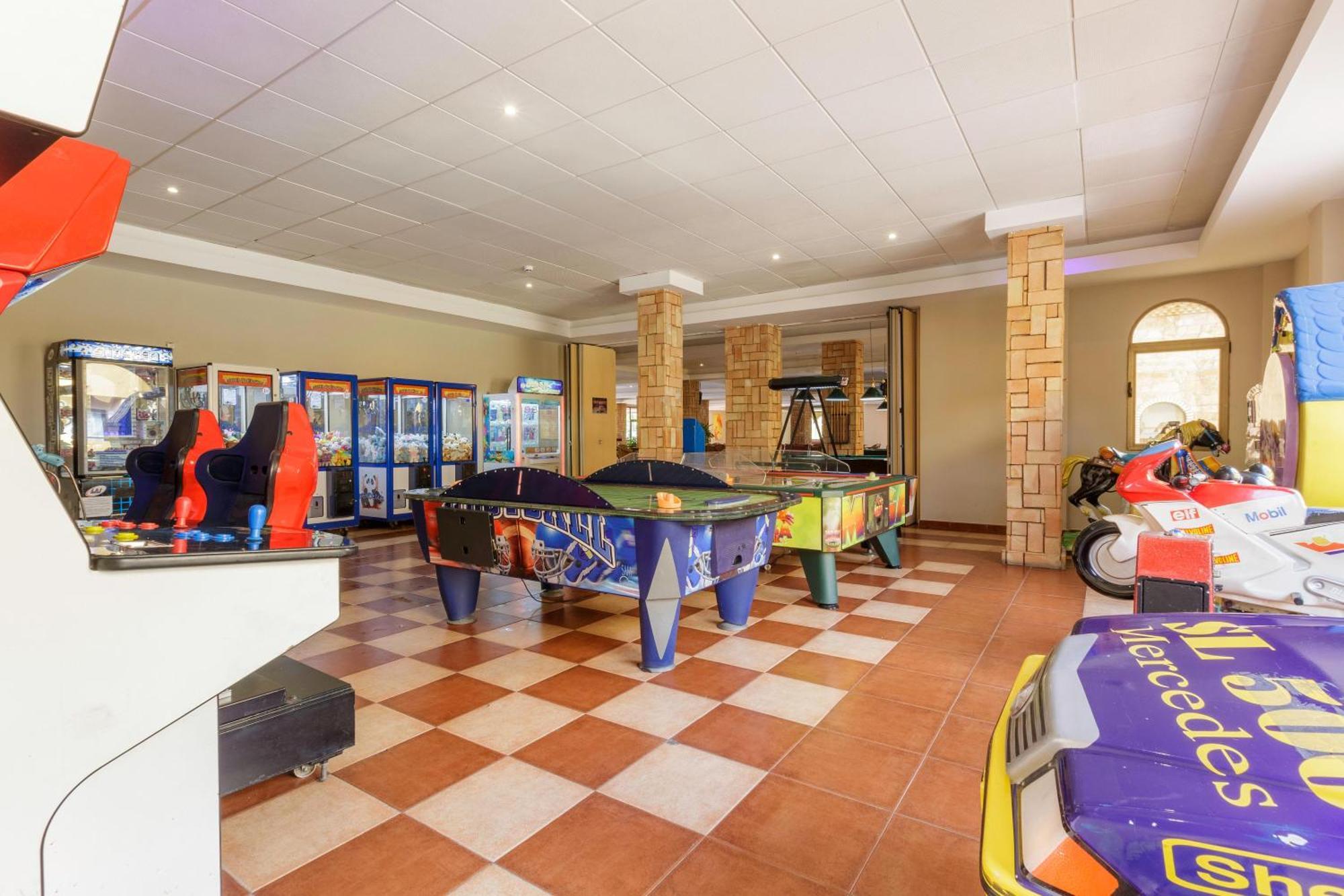 Apartamentos Best Alcazar La Herradura  Eksteriør billede